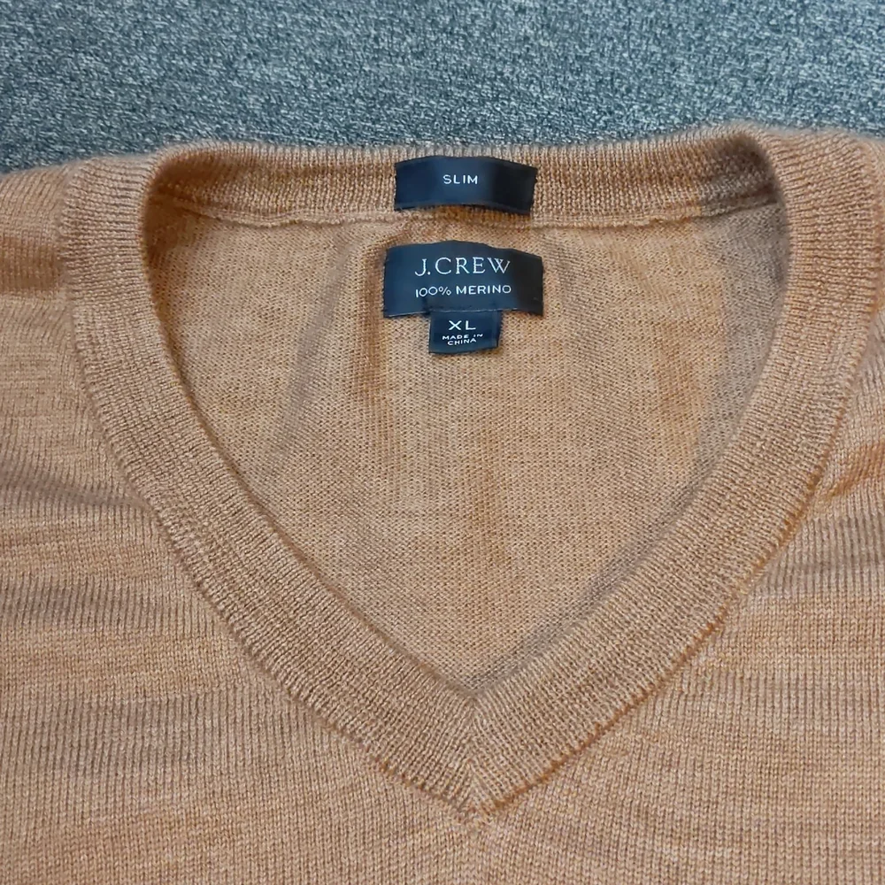 J. Crew V- Neck Sweater Merino Wool Men's XL Slim Fit